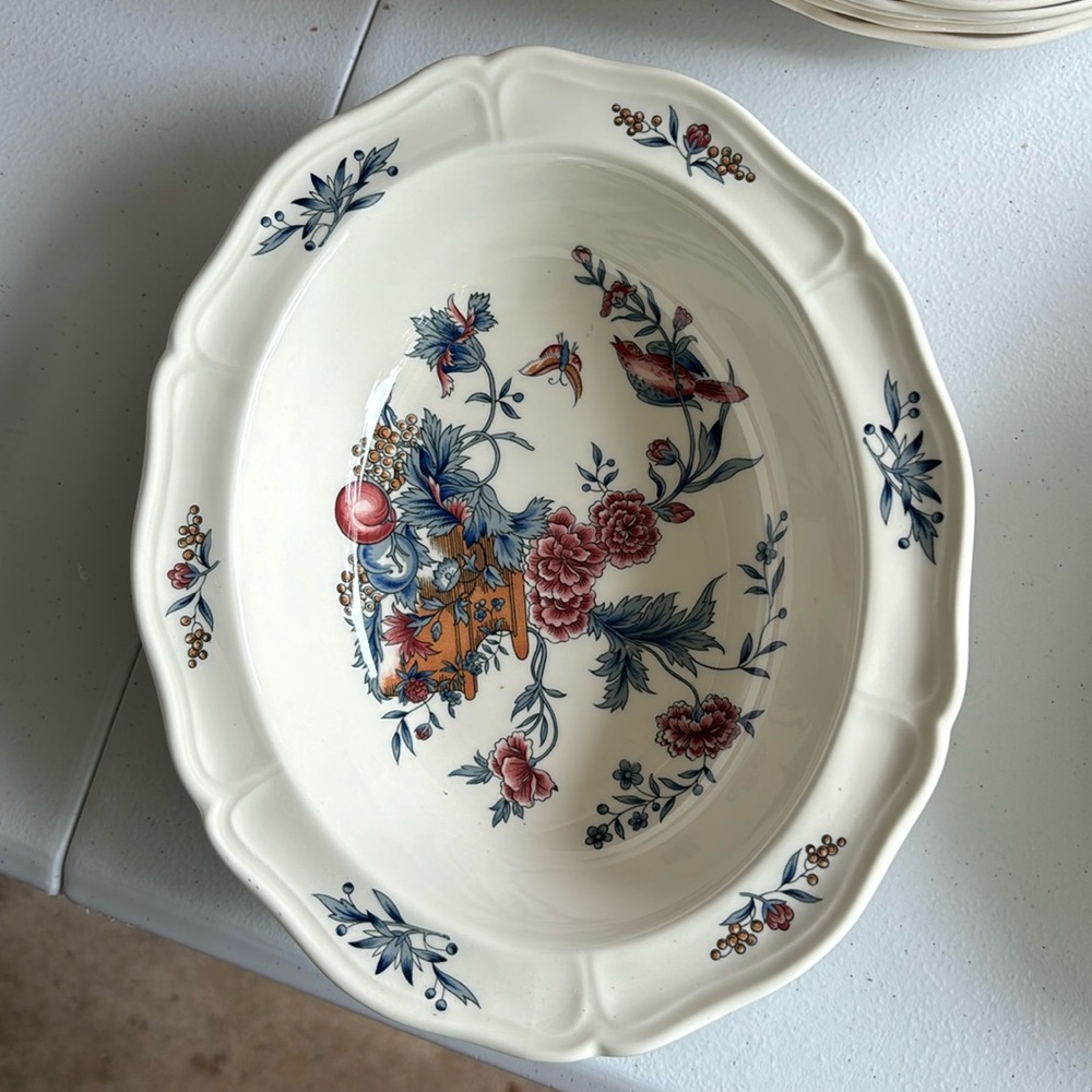 NEW 9in oval vegetable bowl Williamsburg Potpourri by Wedgewood